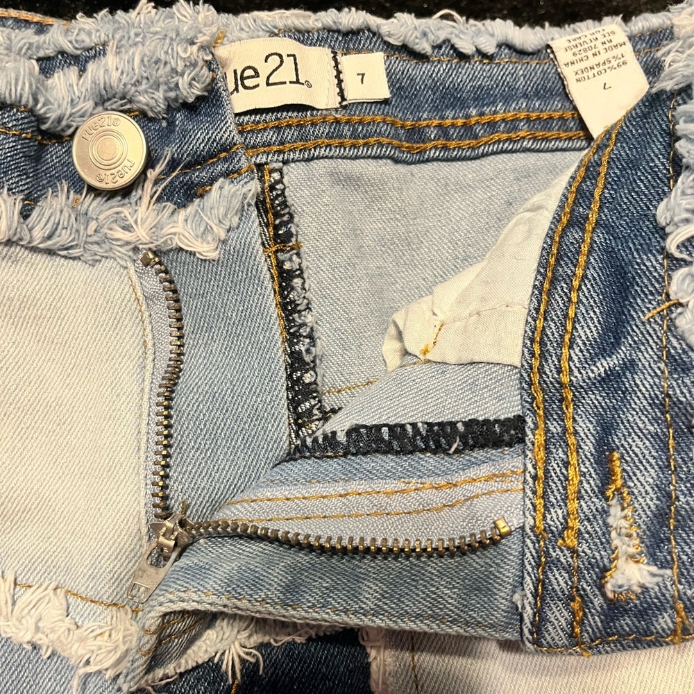 Junior shorts size 7 Rue 21